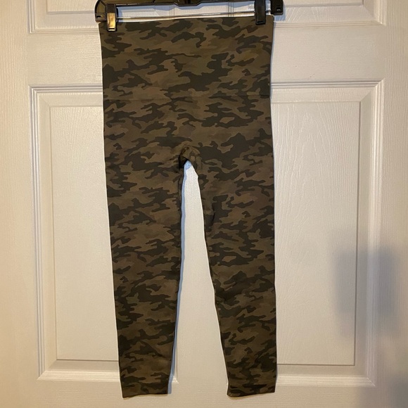 Spanx Camo Leggings Size L - Picture 3 of 5